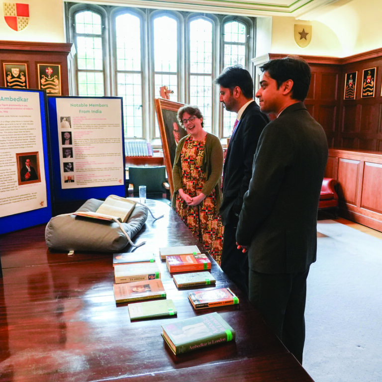 Display of archive material with the Archivist
